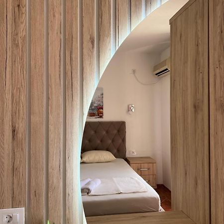 Kontiki Apartments 울친 외부 사진